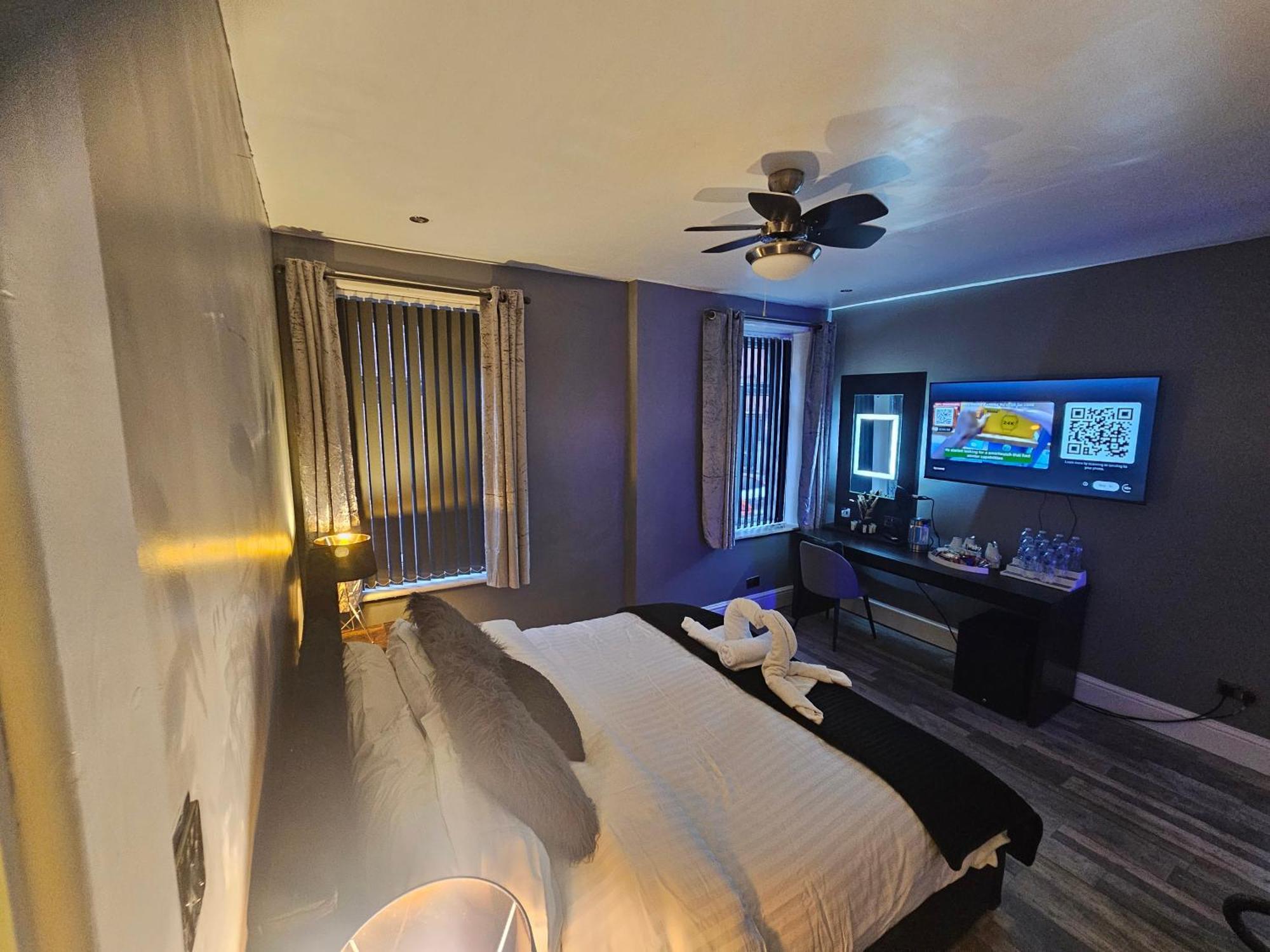 Tamarind Cove & Barrons Hotel Blackpool Exteriör bild