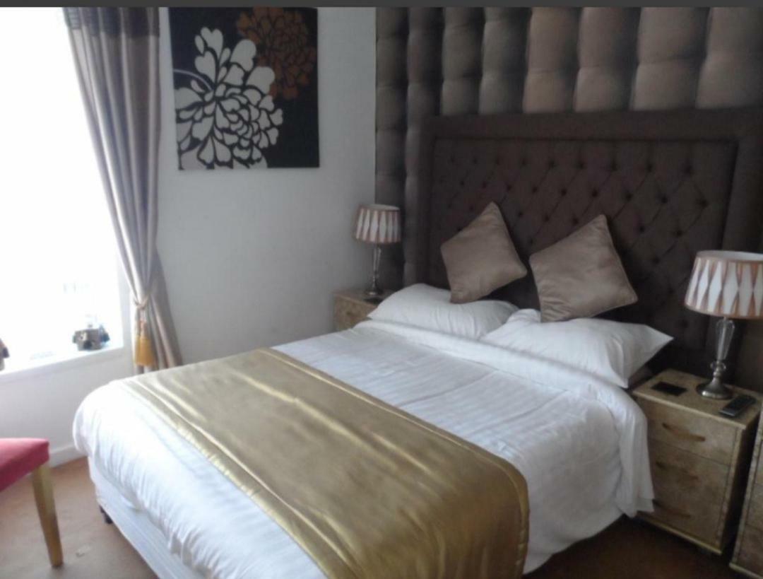 Tamarind Cove & Barrons Hotel Blackpool Exteriör bild